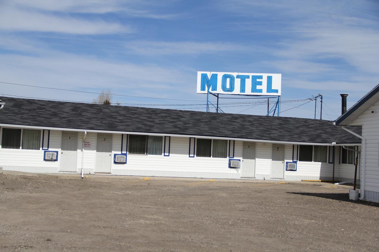 Bluebird Motel Innisfail Екстер'єр фото
