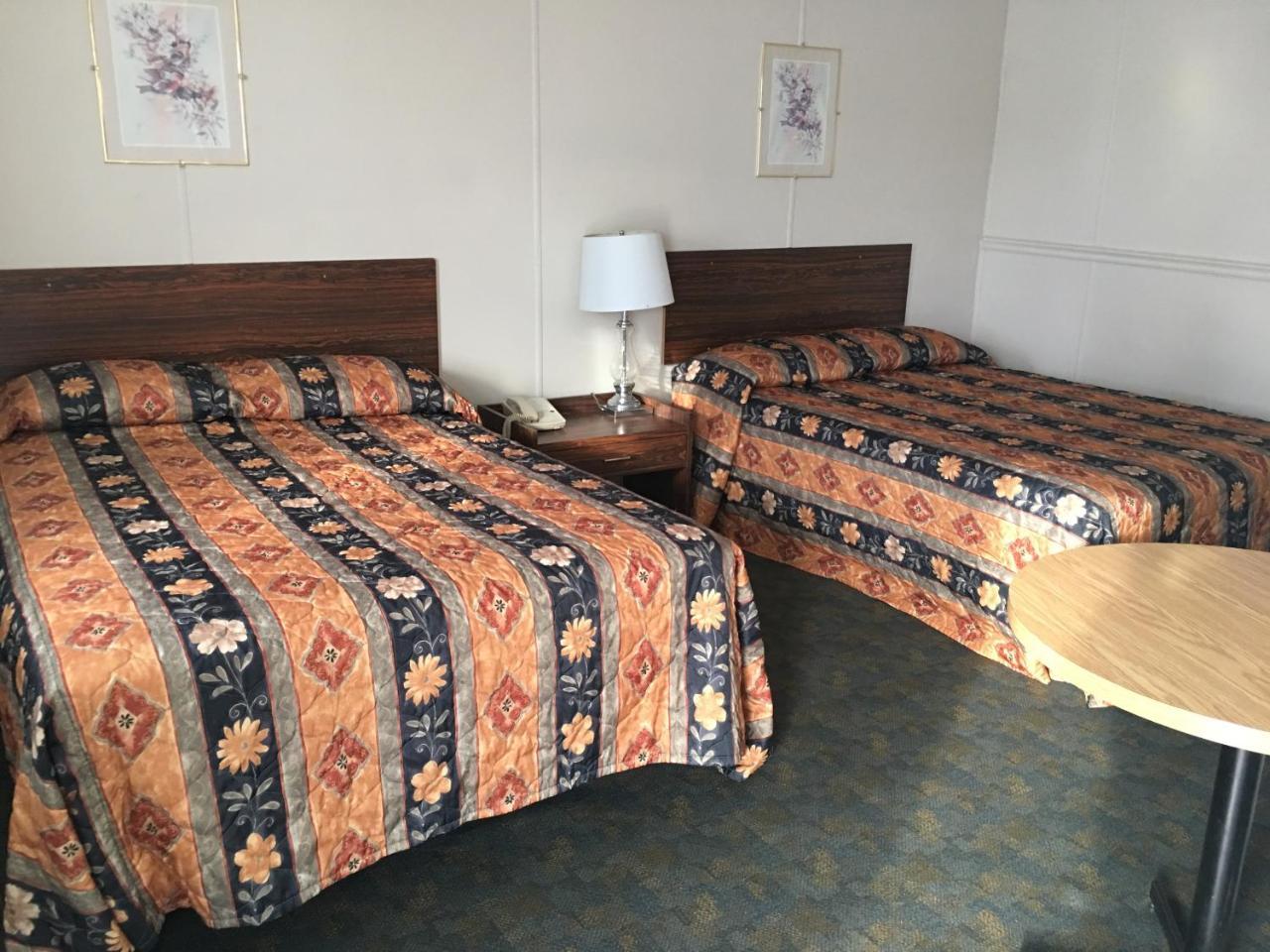 Bluebird Motel Innisfail Екстер'єр фото