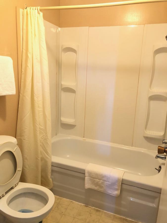 Bluebird Motel Innisfail Екстер'єр фото