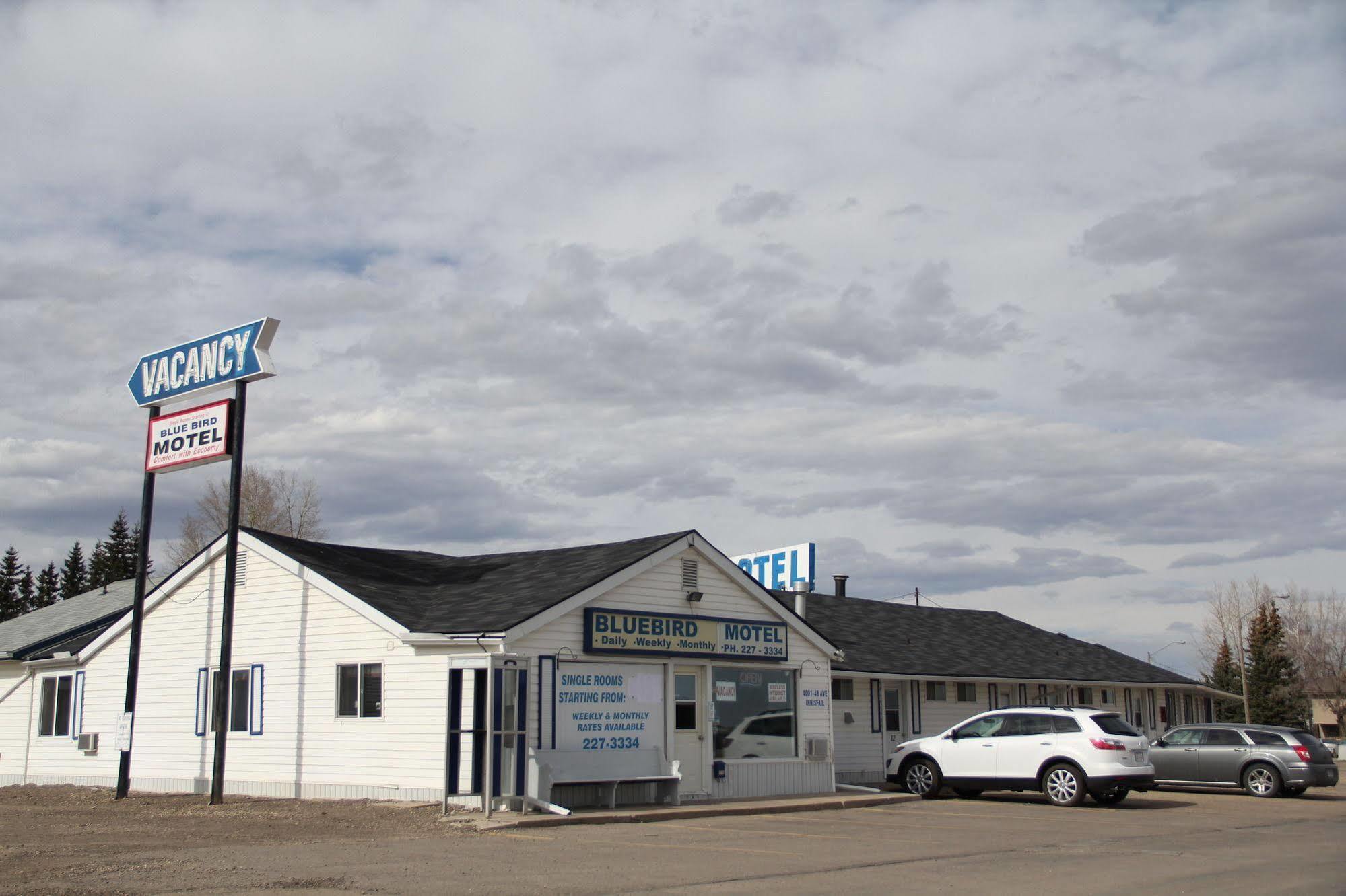 Bluebird Motel Innisfail Екстер'єр фото