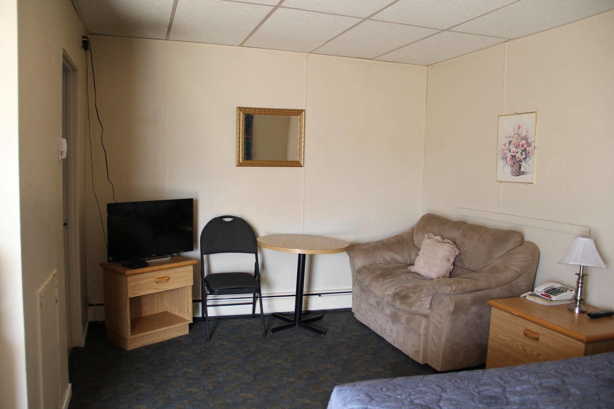 Bluebird Motel Innisfail Екстер'єр фото