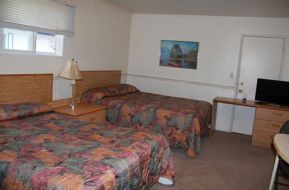 Bluebird Motel Innisfail Екстер'єр фото