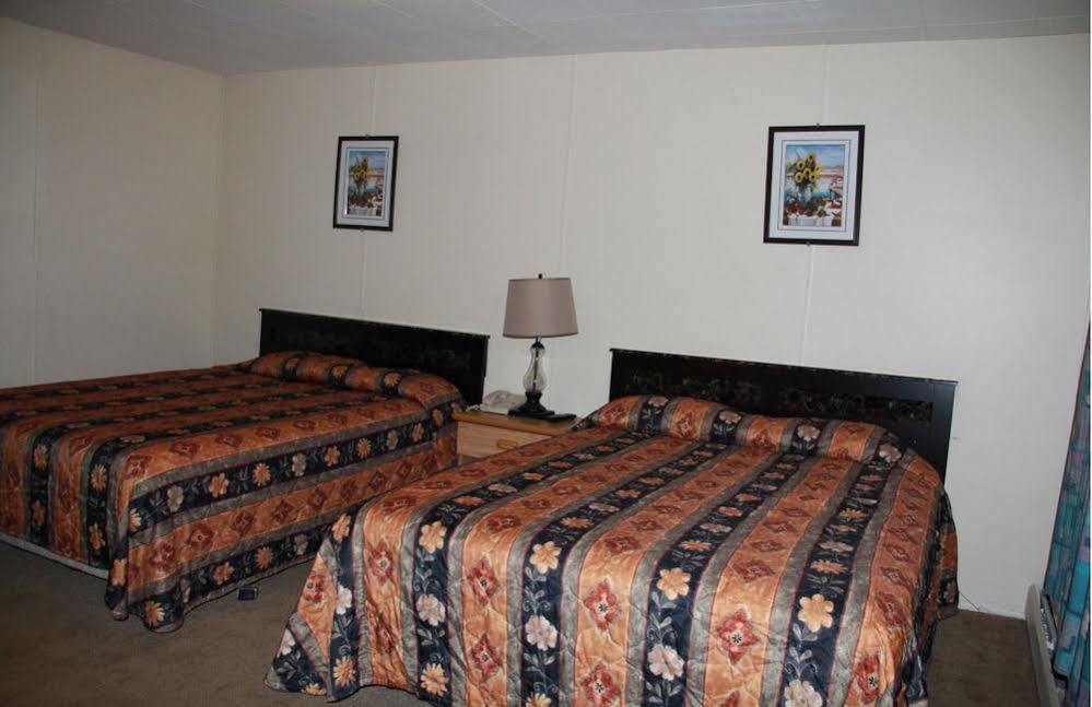 Bluebird Motel Innisfail Екстер'єр фото